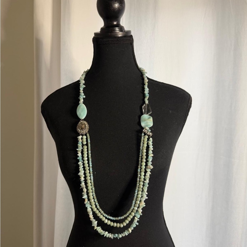 Elegant Turquoise Beaded Necklace